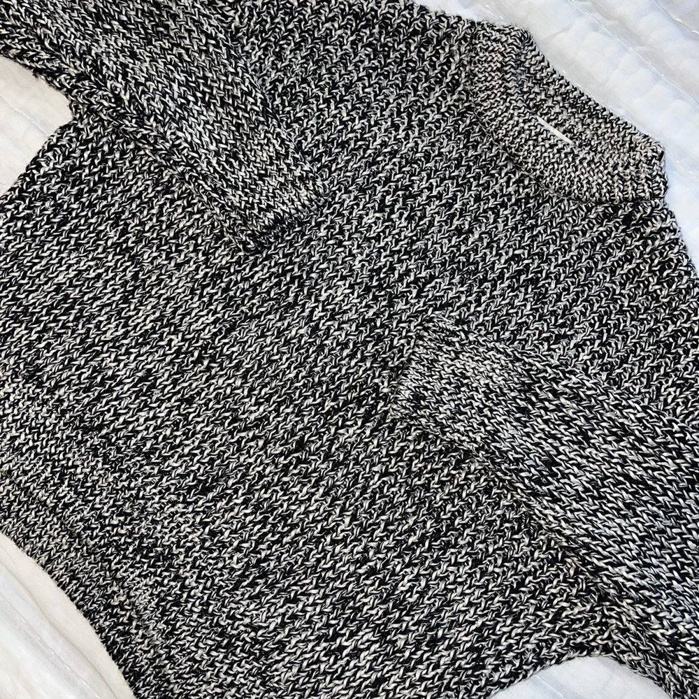 H&M Monochrome Knit Sweater